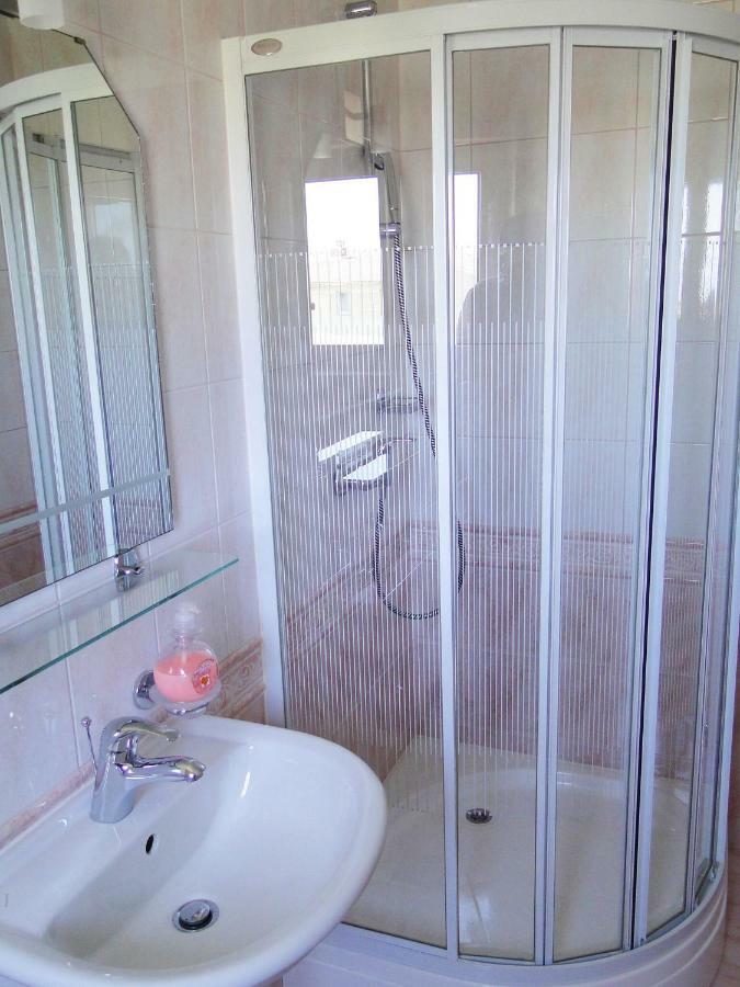 Apartment And Rooms Milak Rab Town Extérieur photo