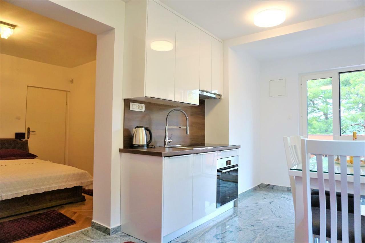Apartment And Rooms Milak Rab Town Extérieur photo